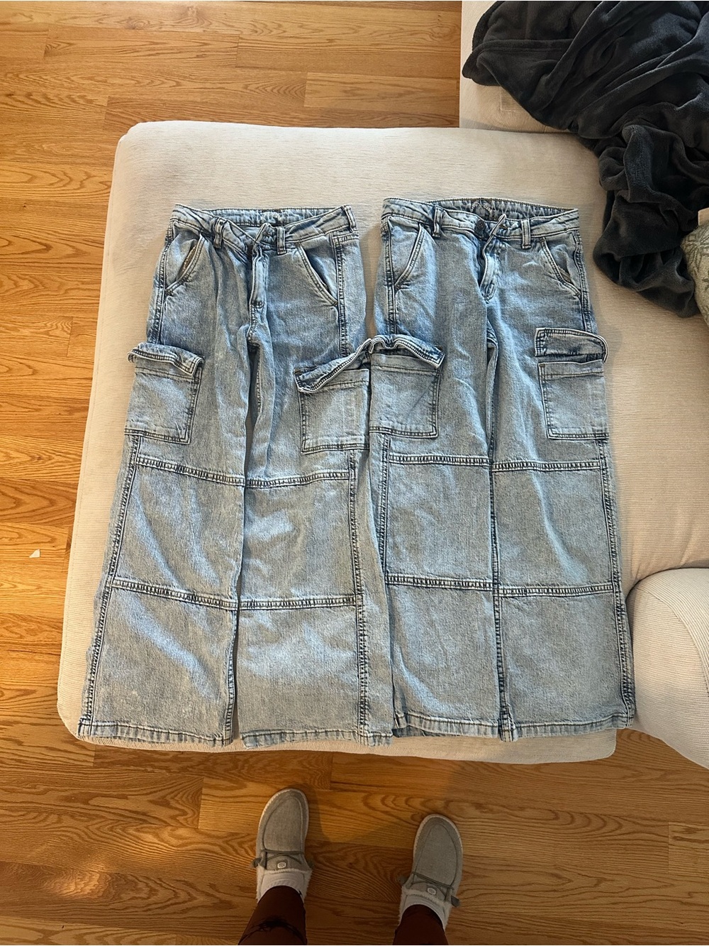 Light Wash Denim Cargo Pants - Casual Pocket Style